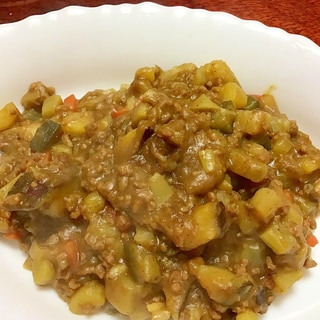 ナスとジャガイモのキーマカレー。